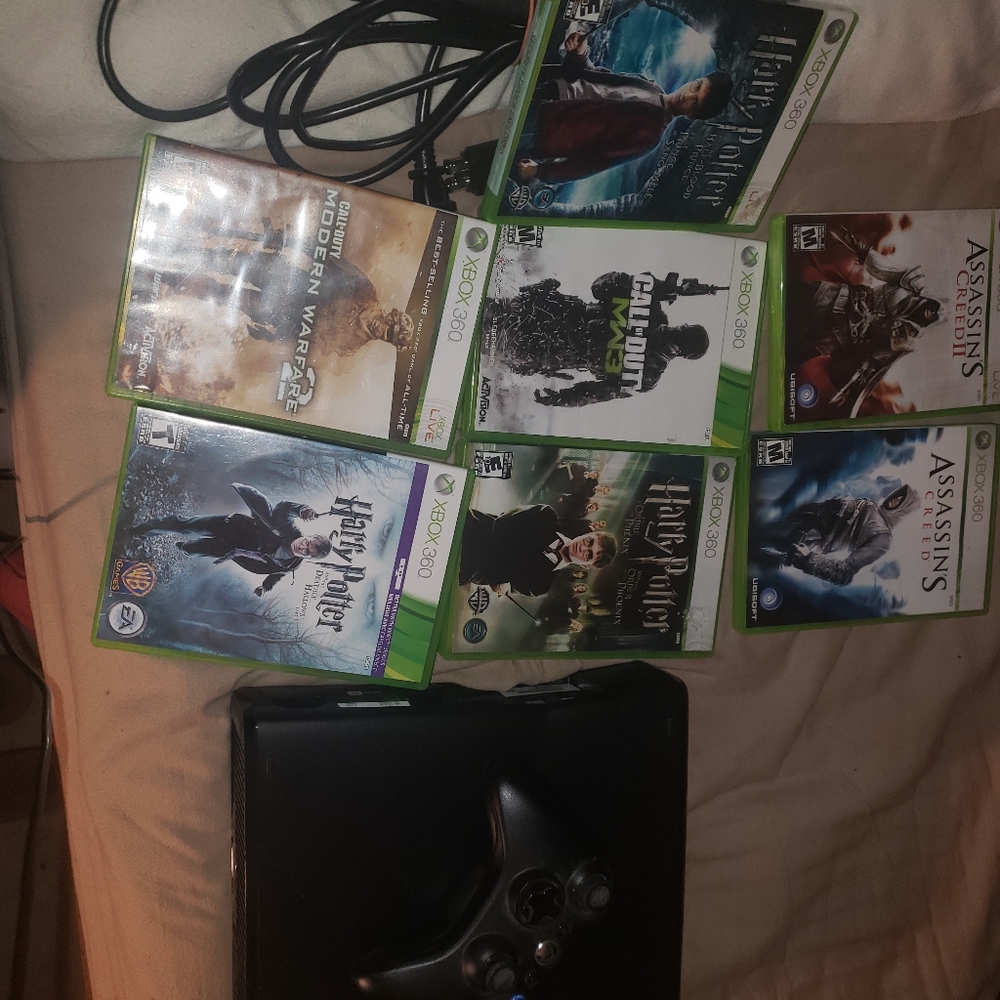 MICROSOFT XBOX 360 S 250GB BLACK CONSOLE W/ 1 CONTROLLERS, HDMI CABLE + 7GAMES